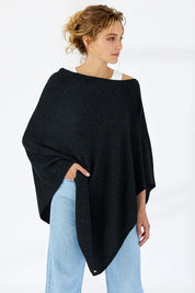 Mia Poncho - Presence Hamilton