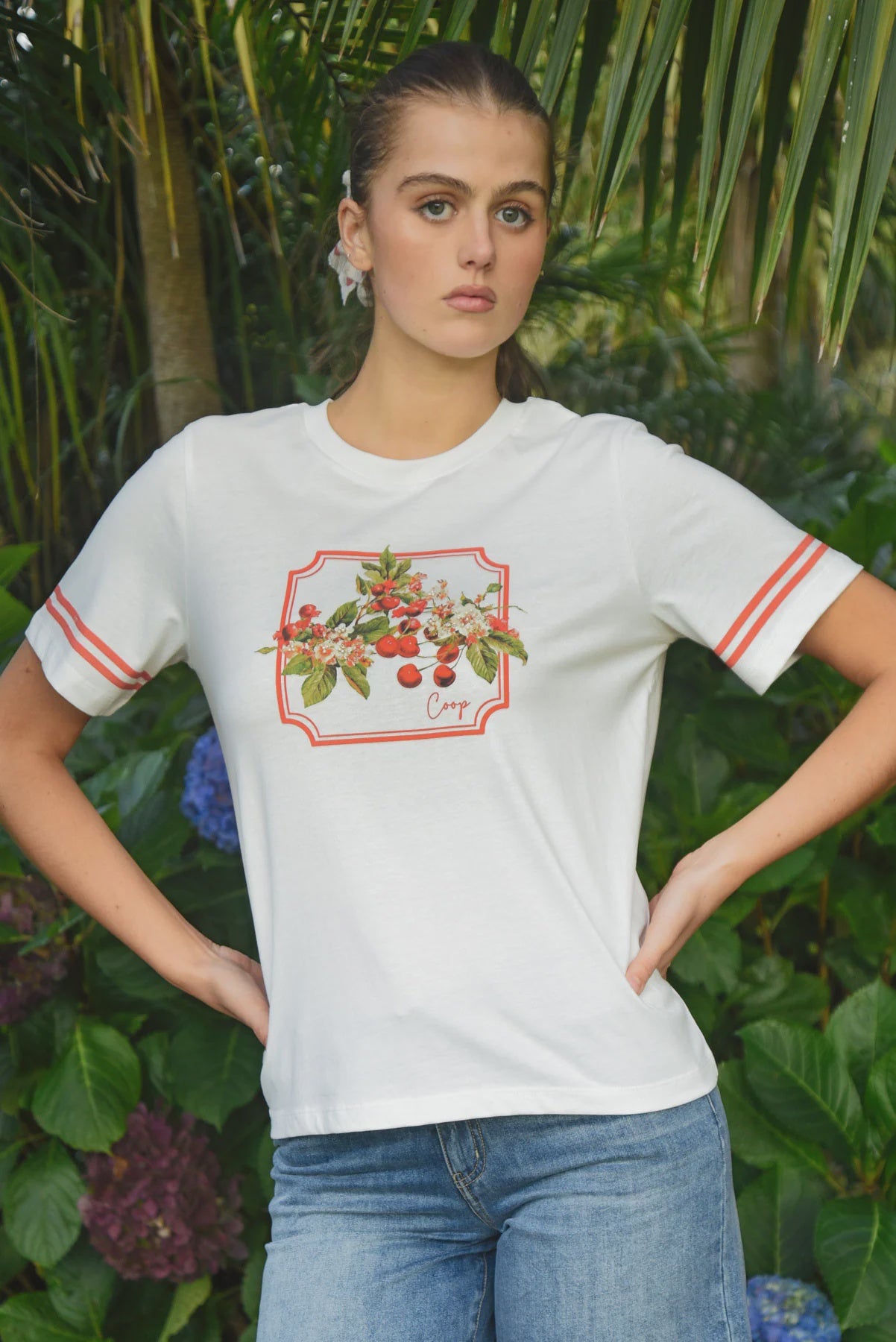 0016CPSU27_LIBER-TEE_CHERRY_ON_TOP_T-SHIRT_CP20079-31_IVORY_1.jpg