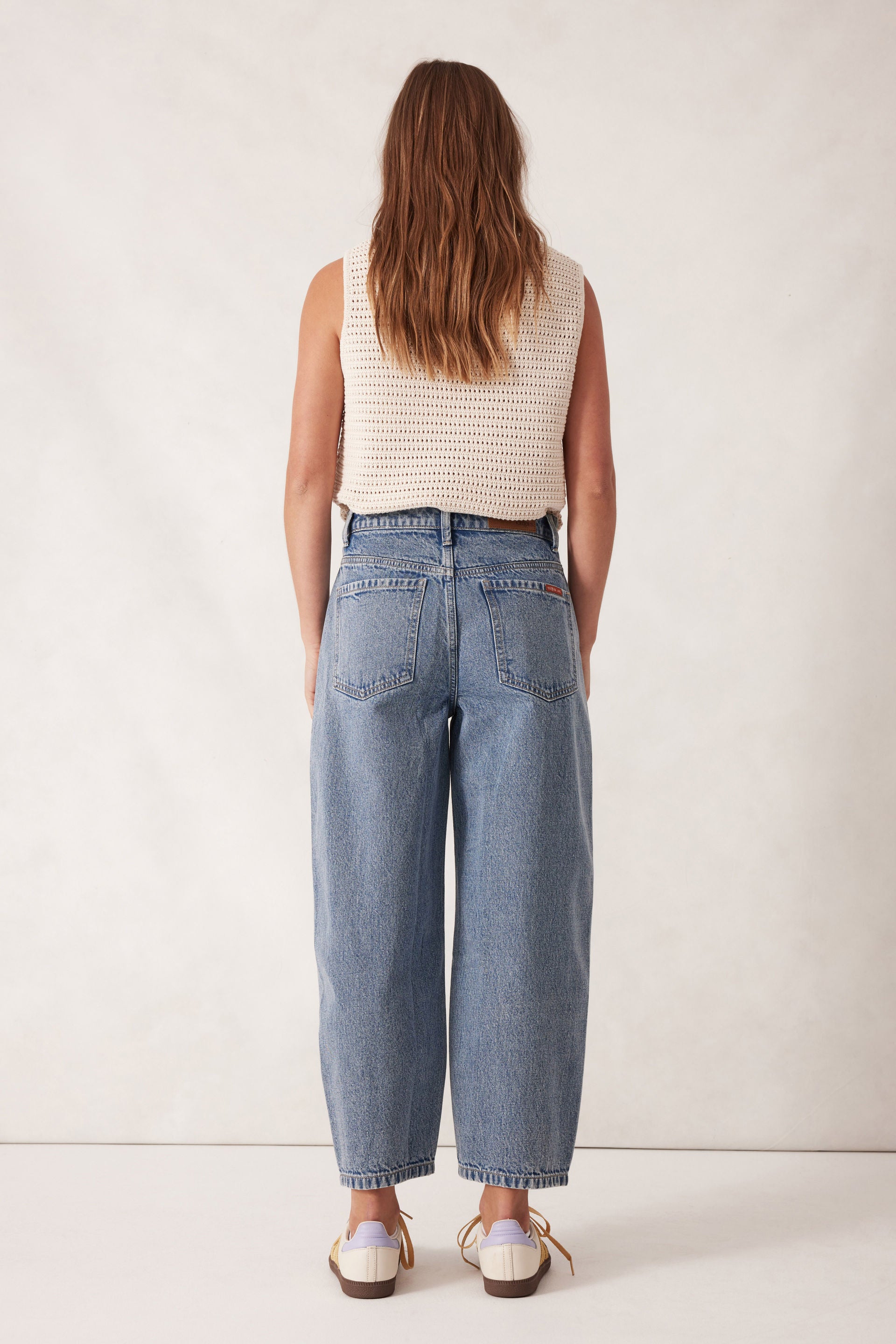Maggie Tapered Barrel Jean