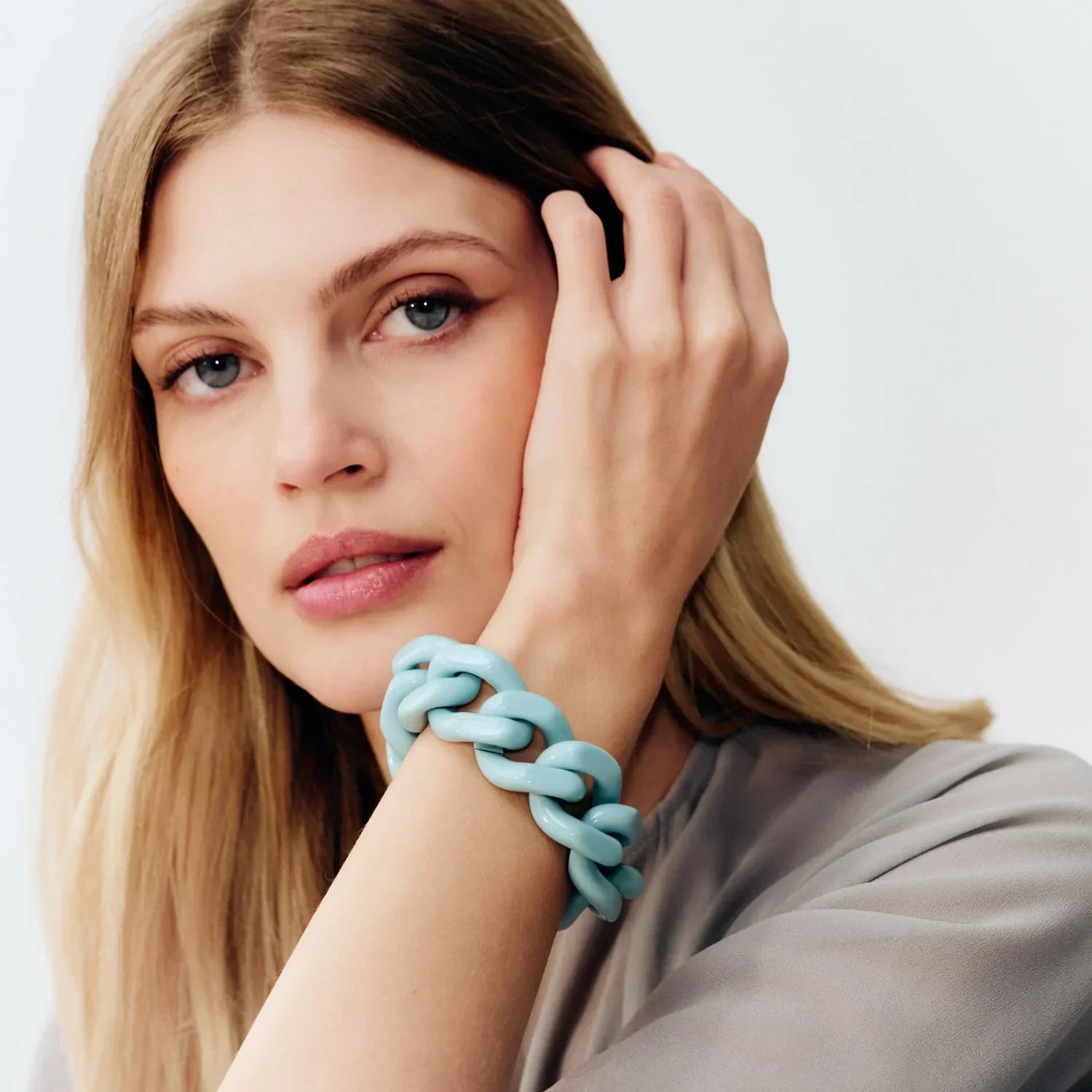 2024-11-26-Vanessa_Baroni_SS25_E-Com-Great_Bracelet_150-0831-Processed-Looked-web-low.webp