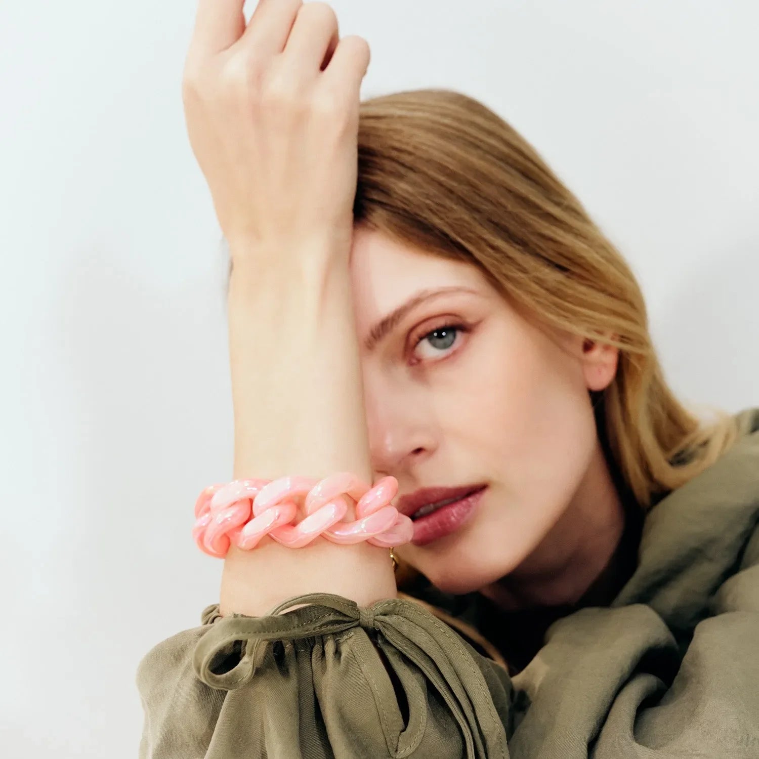 2024-11-26-Vanessa_Baroni_SS25_E-Com-Great_Chain_Bracelet_131-0699-Processed-Looked-web-low.webp