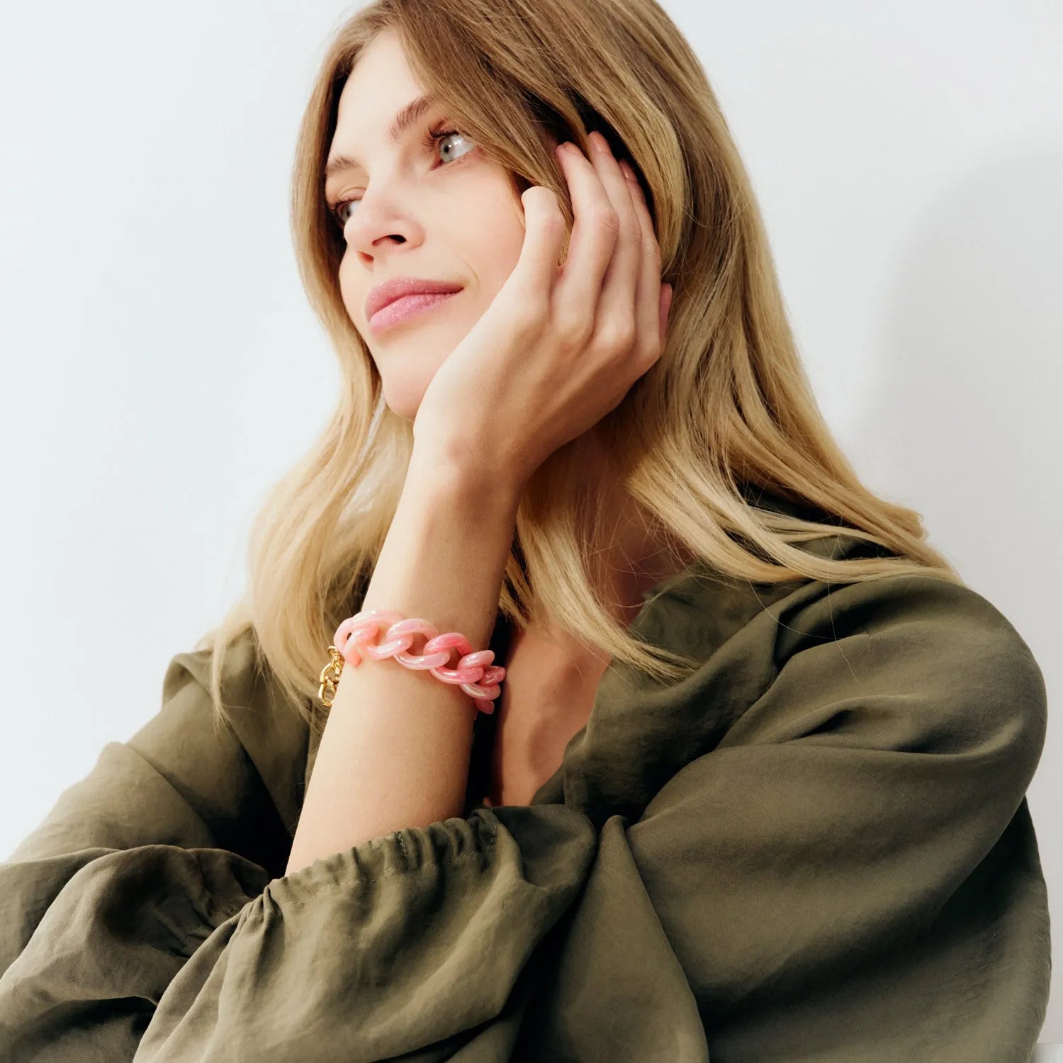 2024-11-26-Vanessa_Baroni_SS25_E-Com-Mini-Flat_Chain_Bracelet_135-0716-Processed-Looked-web-low_1cdf3a62-c409-4546-aa53-1a34beff53f9.webp