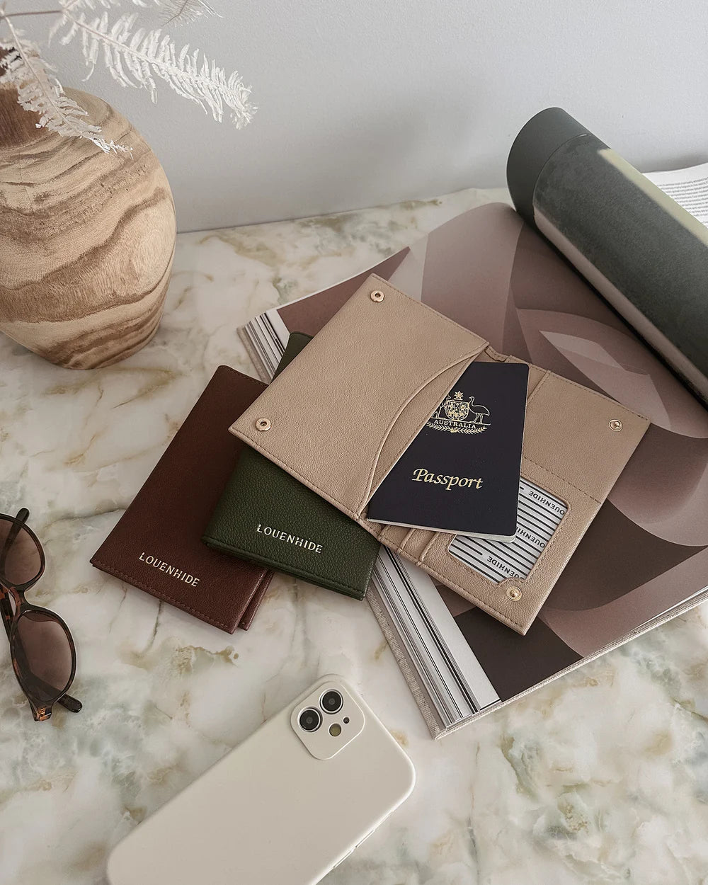 Venice Passport Holder- Olive