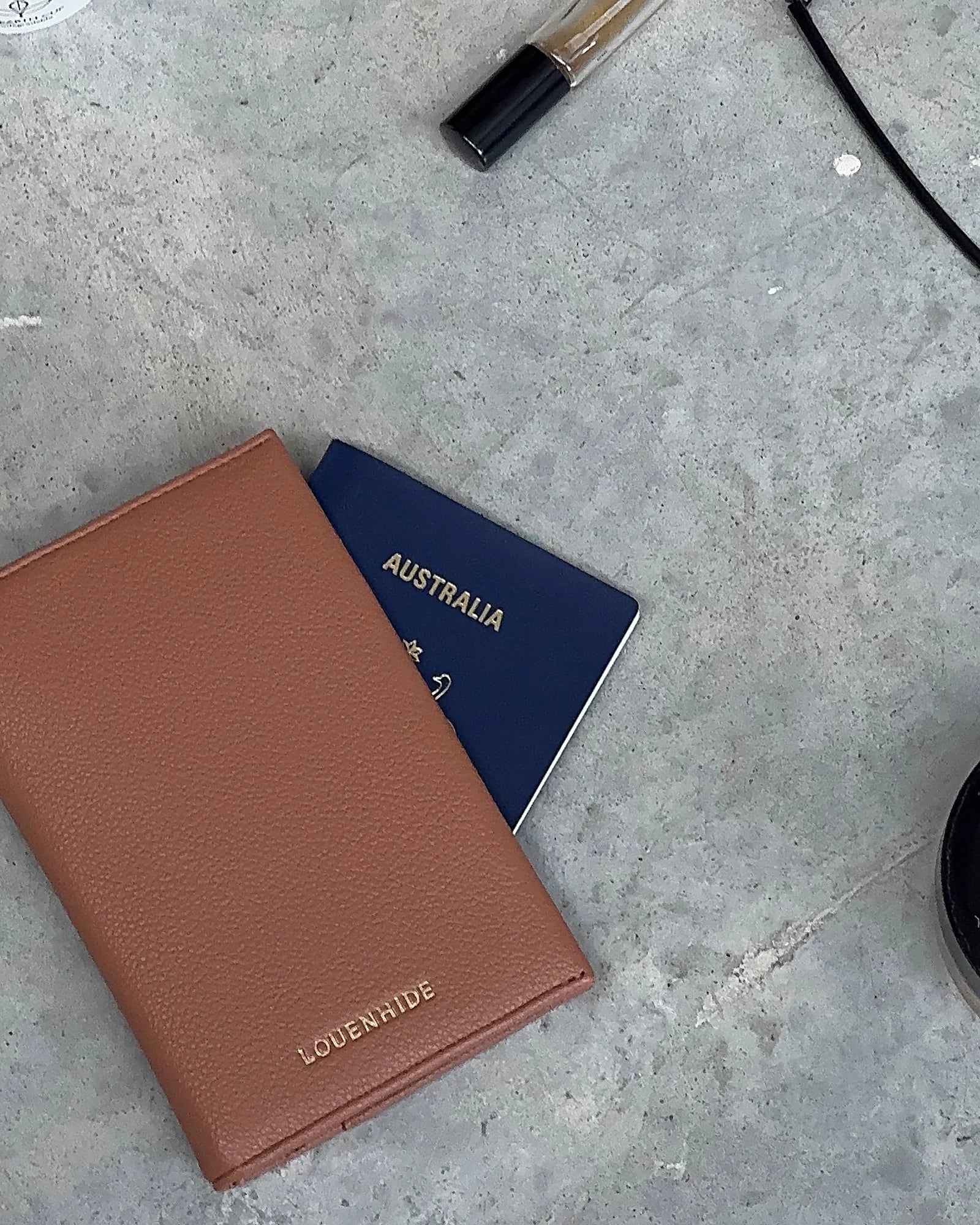 Venice Passport Holder-  Toffee - Presence Hamilton
