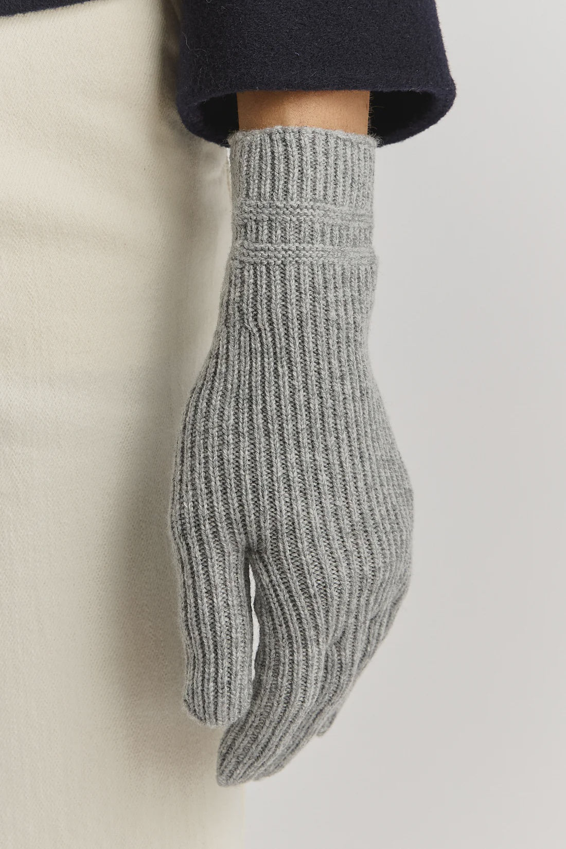 Fine Rib Glove - Light Ash - Presence Hamilton