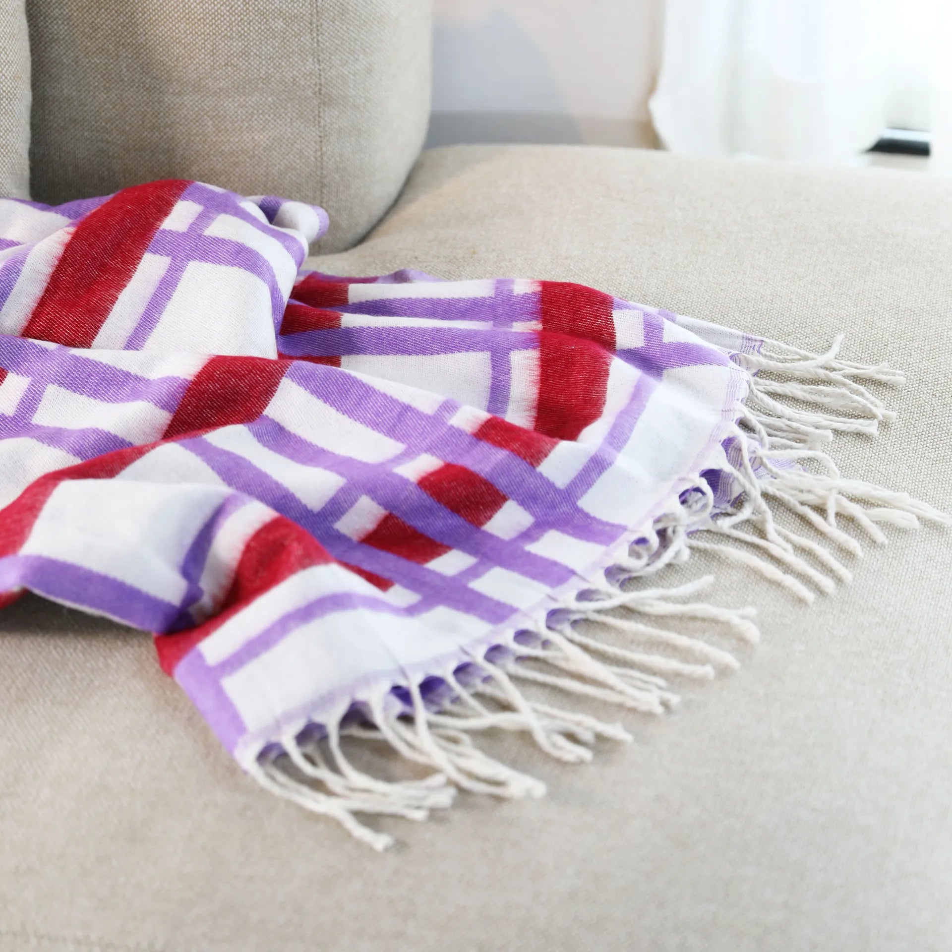 &KLEVERING Throw Plano Red - Presence Hamilton