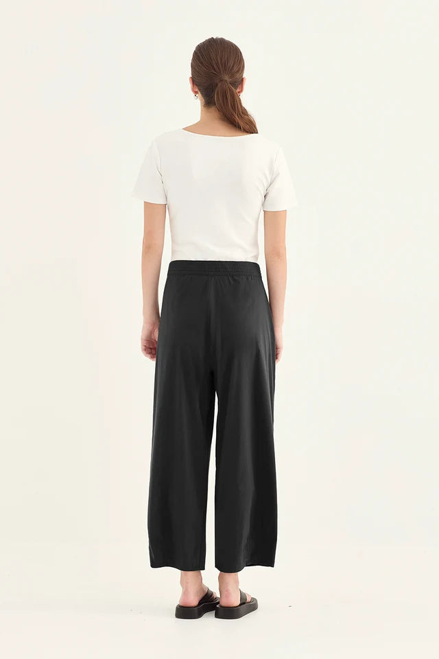 Acrobat_Cove_Pant_9903LW_Black_02.webp