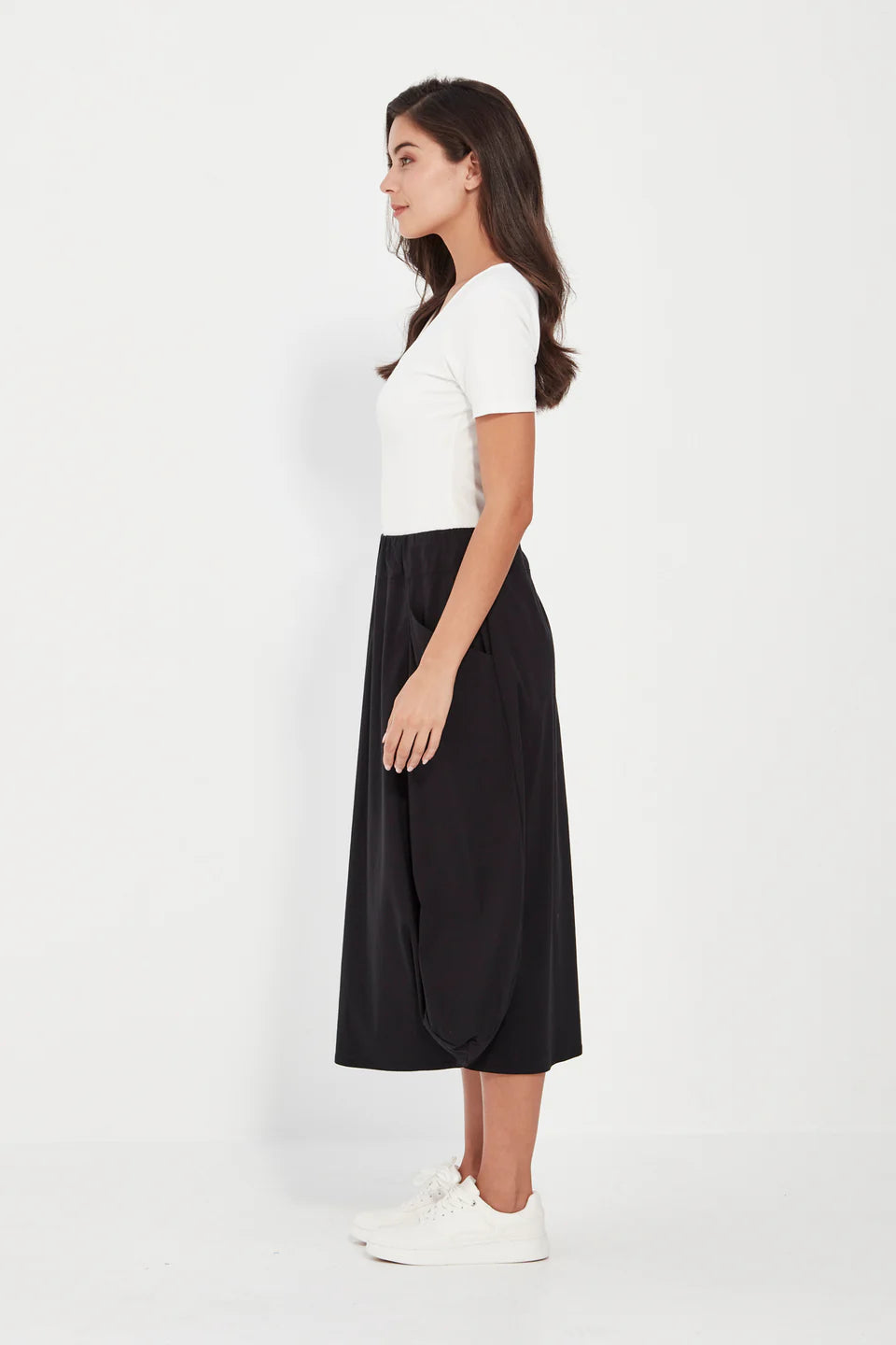 Acrobat_Emi_Skirt_9913LW_Black_4.webp