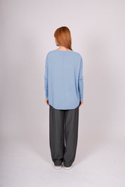 Queen Curved Hem Crew