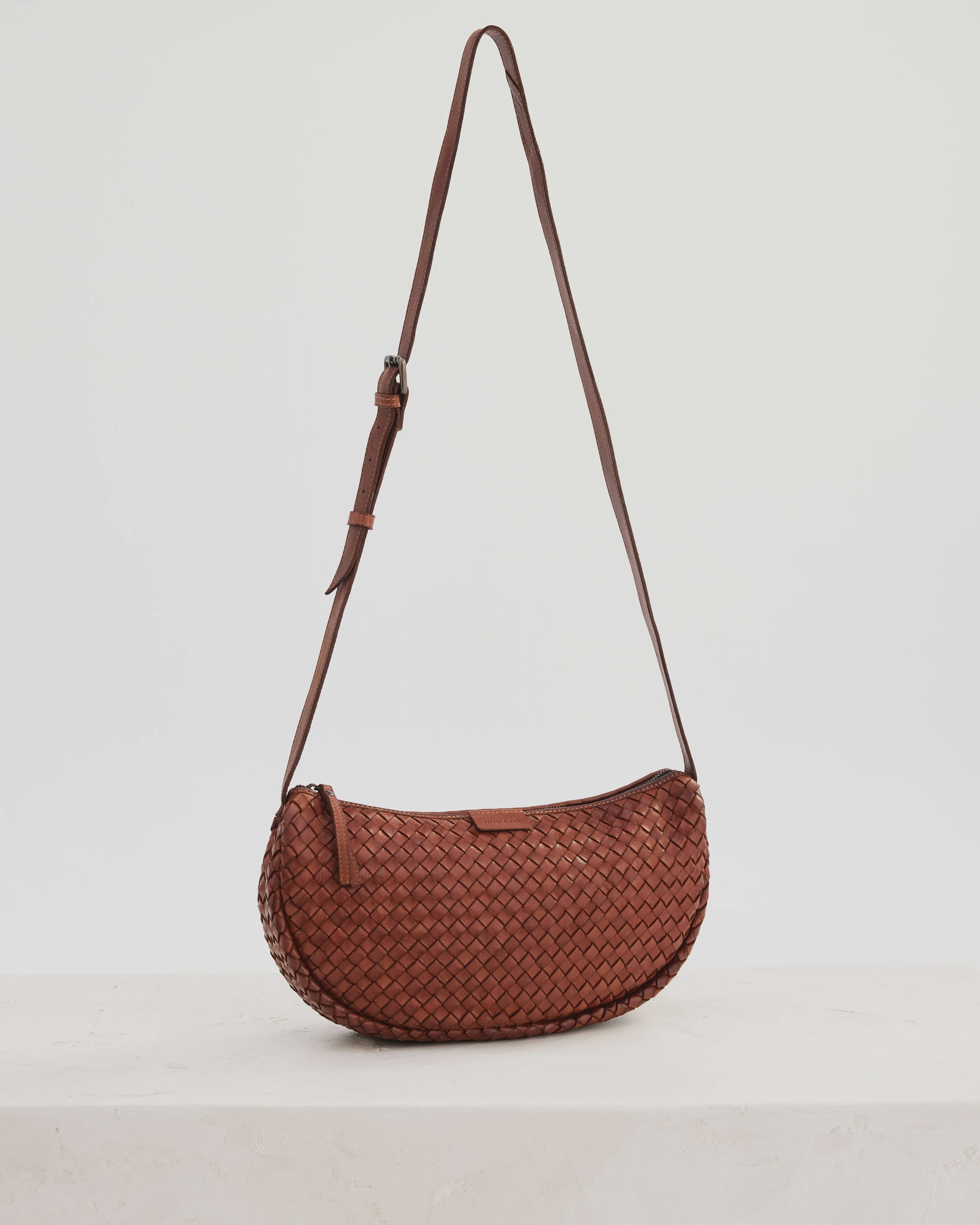 Basque-Sling_AMB_Front_007.jpg