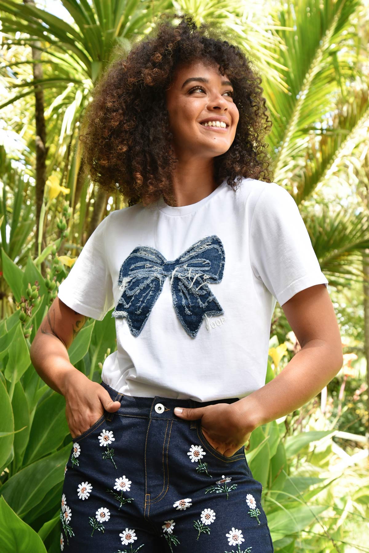 CPSP26_TEE-LIGHTFUL_SIMPLY_BOWTIFUL_T-SHIRT_CP2925-10SP26_WHITE_DENIM_1_1.jpg