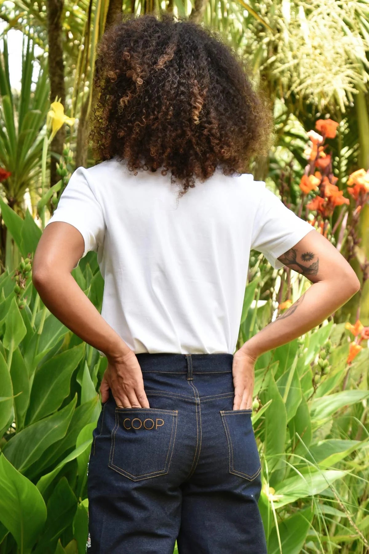 CPSP26_TEE-LIGHTFUL_SIMPLY_BOWTIFUL_T-SHIRT_CP2925-10SP26_WHITE_DENIM_3_1.webp