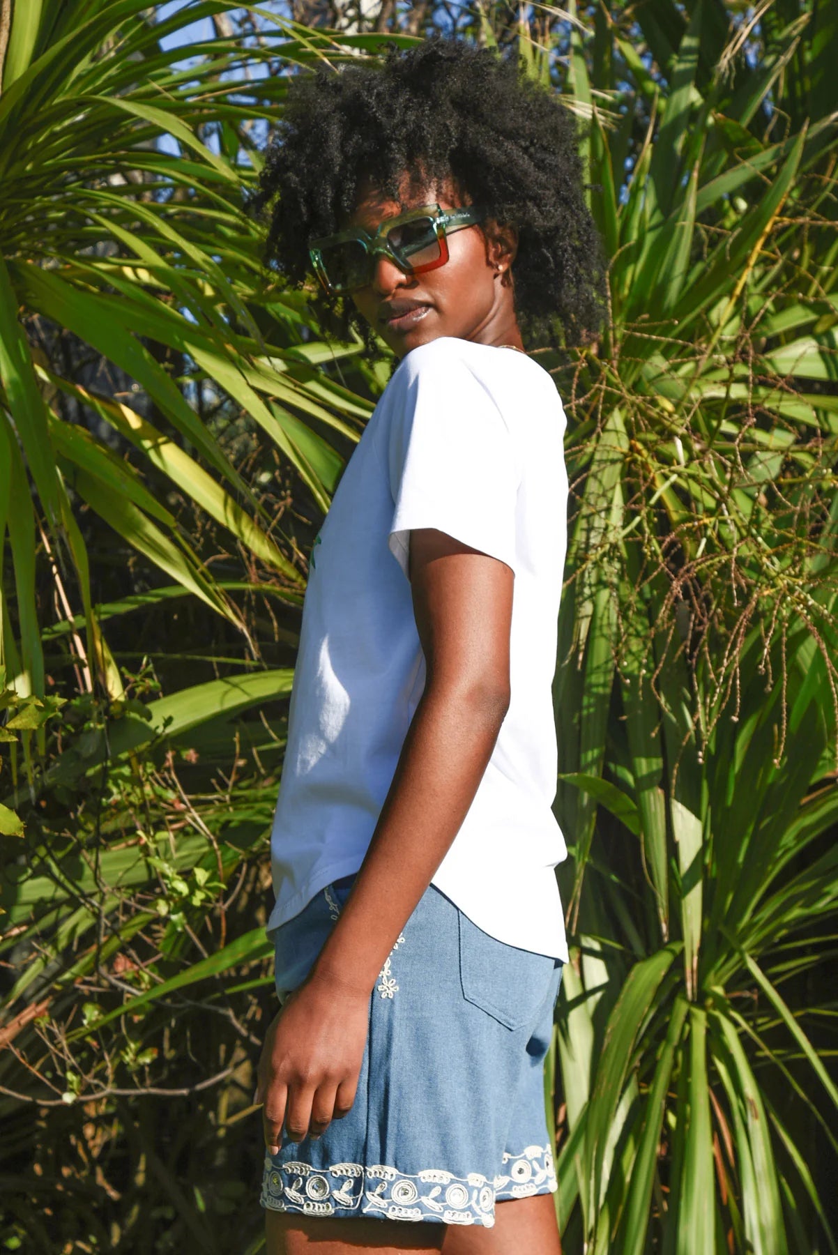 CPSU26_TEE_BREEZE_BEACHY_KEEN_T-SHIRT_CP2961-03SU26_WHITE_RED_2_1800x1800_17f632de-4bf3-4653-b6bc-f13a71eef7e0.webp