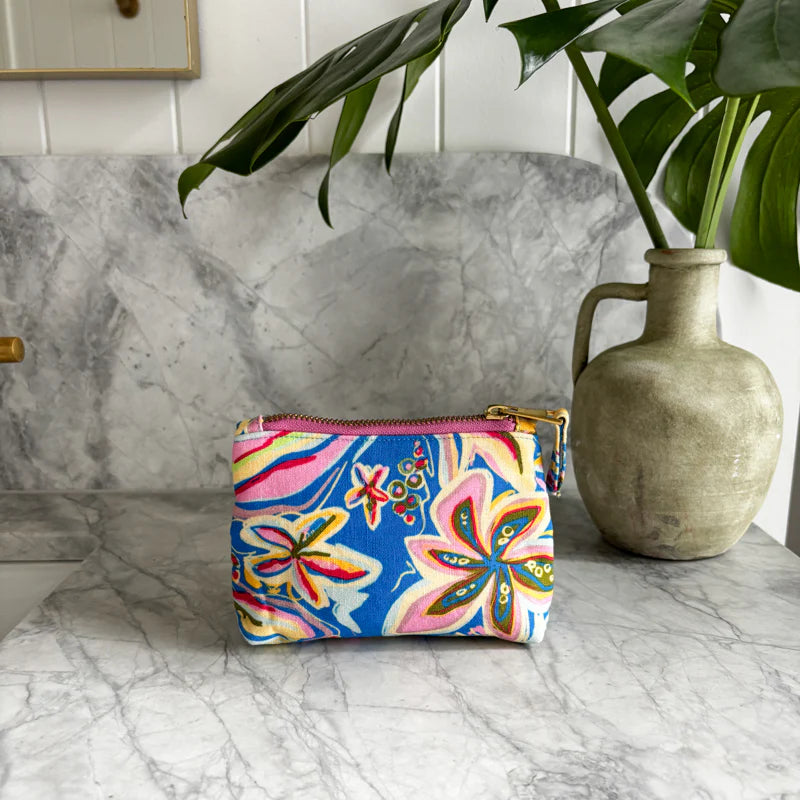 CosmeticBag_Bloom_LocoLiving-02_50657794-6285-4428-bec9-fd3e9d3747e3.webp