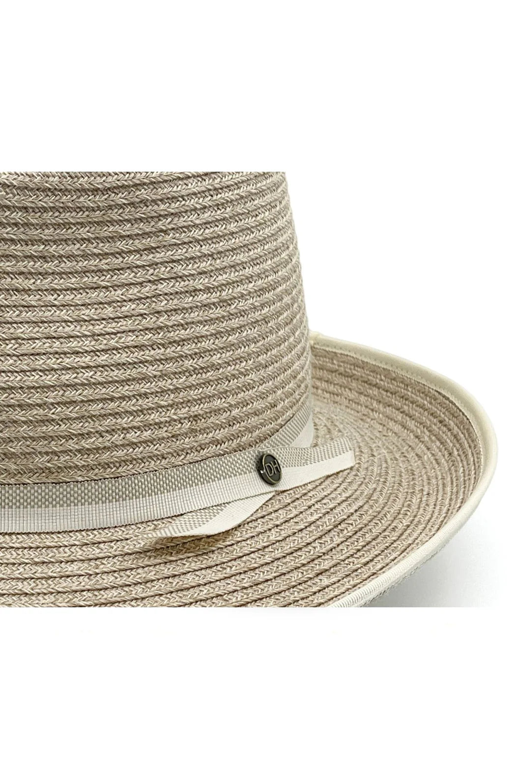 Laura Fedora