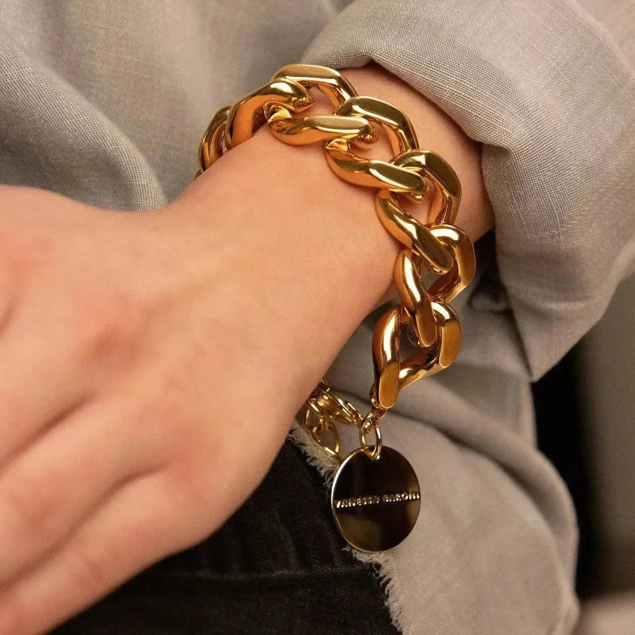 FlatChainBracelet_2.webp