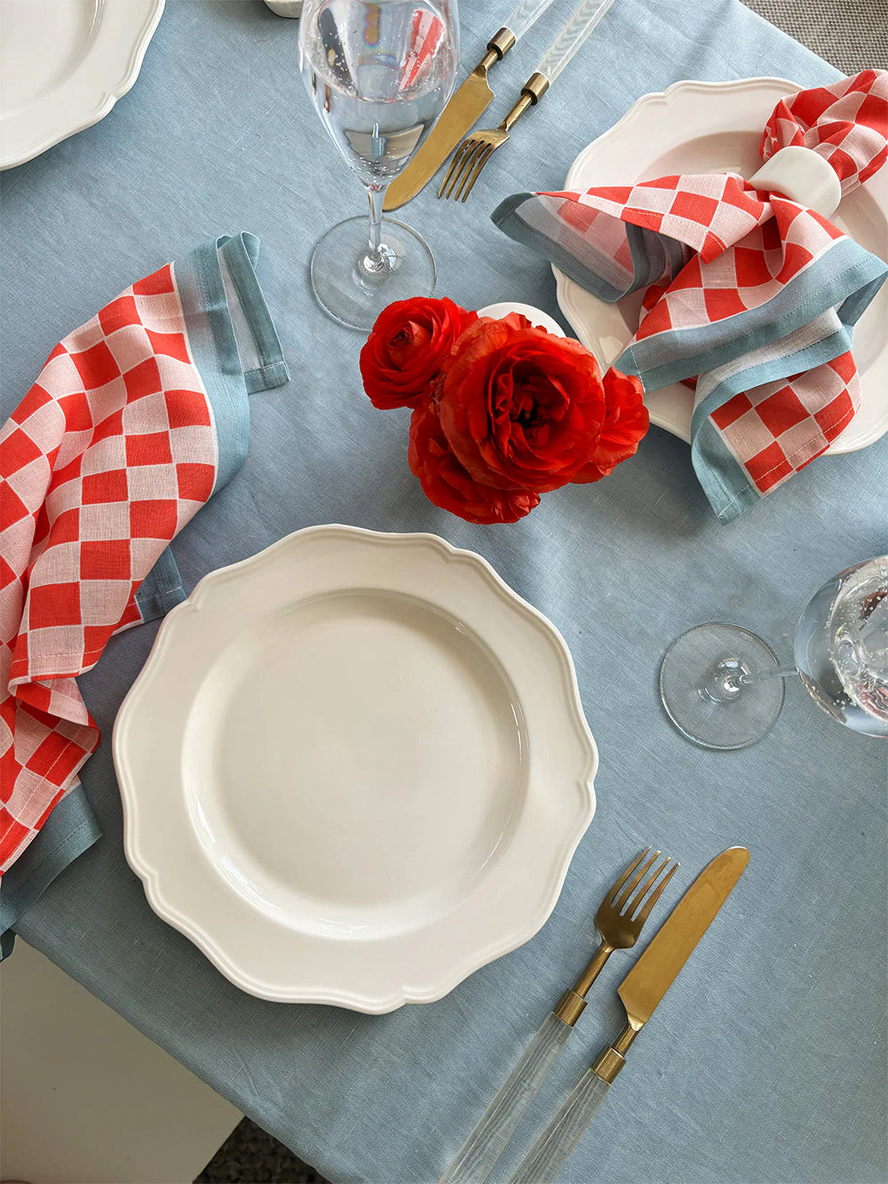 LocoLiving_Esther_Tablecloth_PoolBoy_NapkinSet2.webp