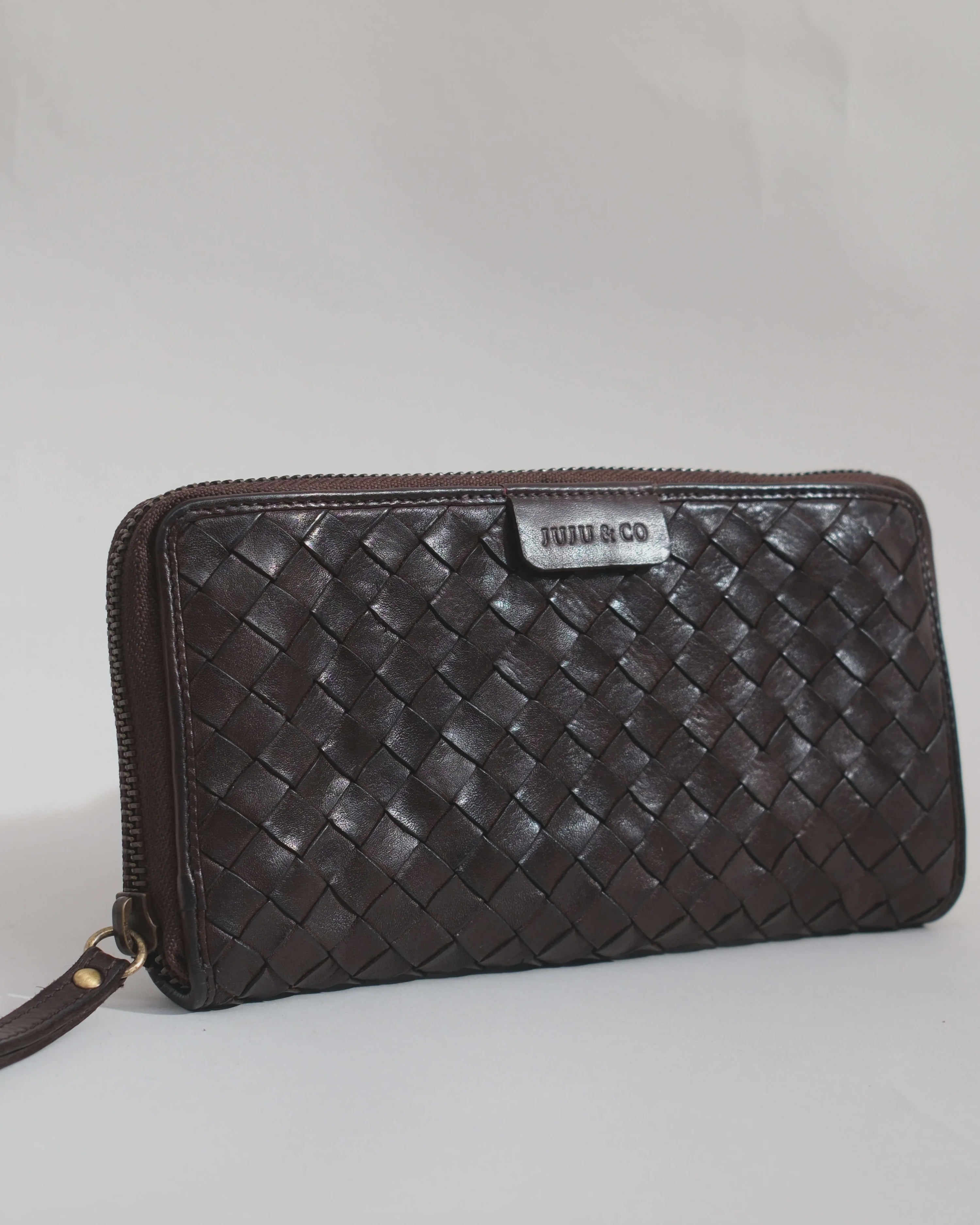 Lrg-wallet-choc-detail.jpg