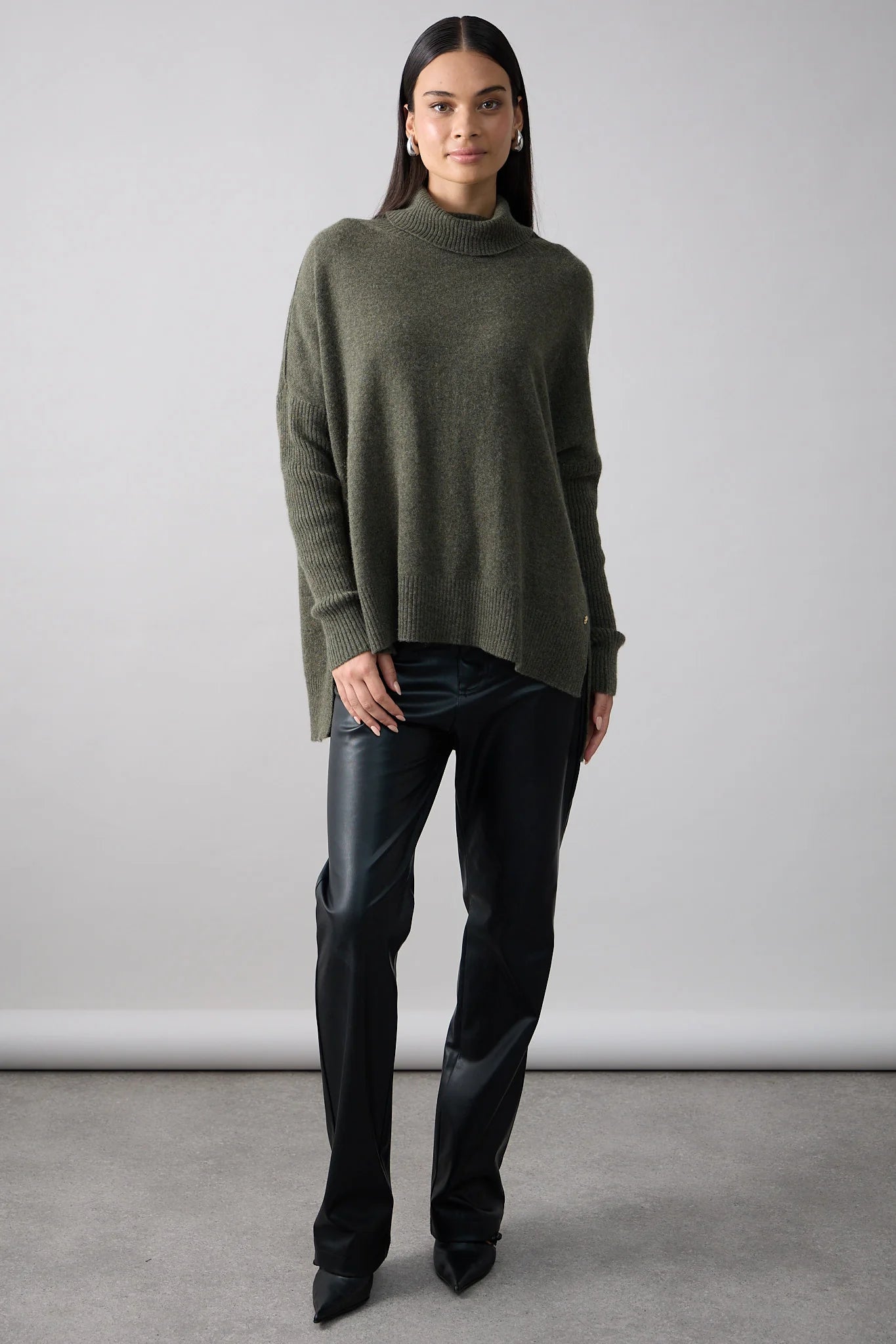 Gigi Step Rollneck- Military