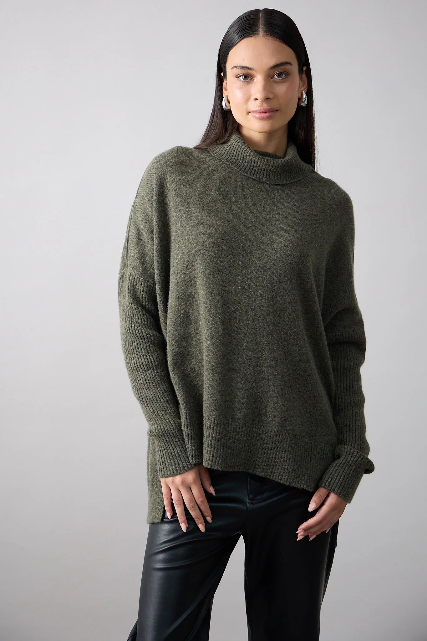 Gigi Step Rollneck- Military