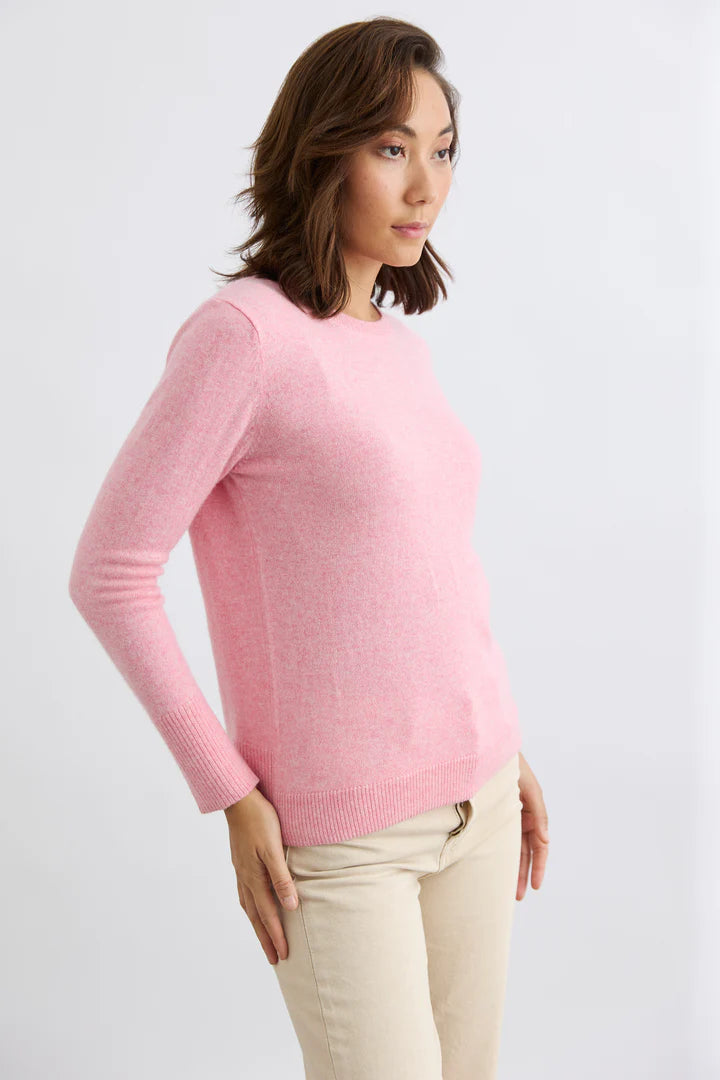Mia-Fratino-23511-Essentials-Crew-Petal_Feature_4_720x_db60bc44-36c7-4911-9cd4-c0f5789f965c.webp