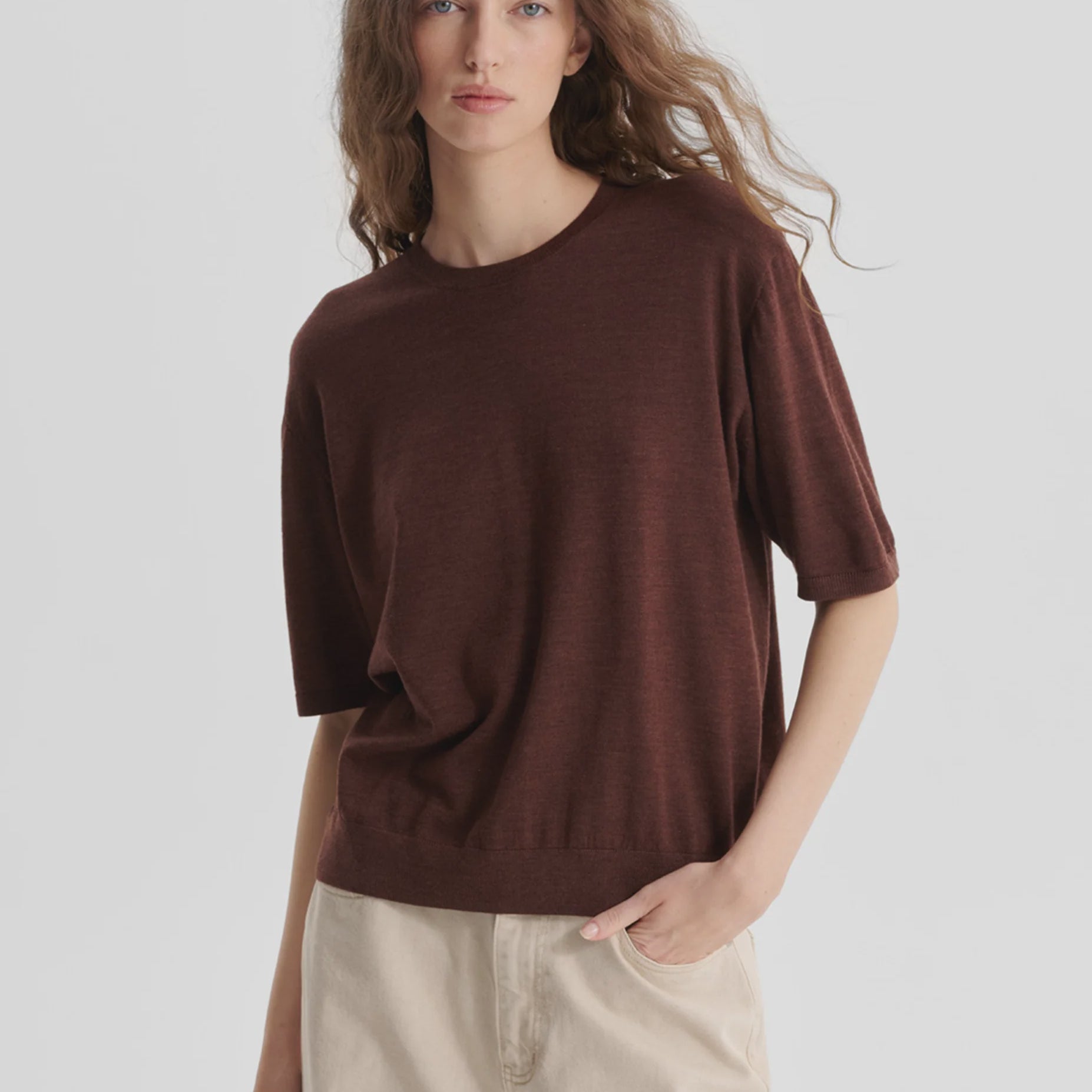 Morrison-AW26-River-Tee-Toffee_2.jpg