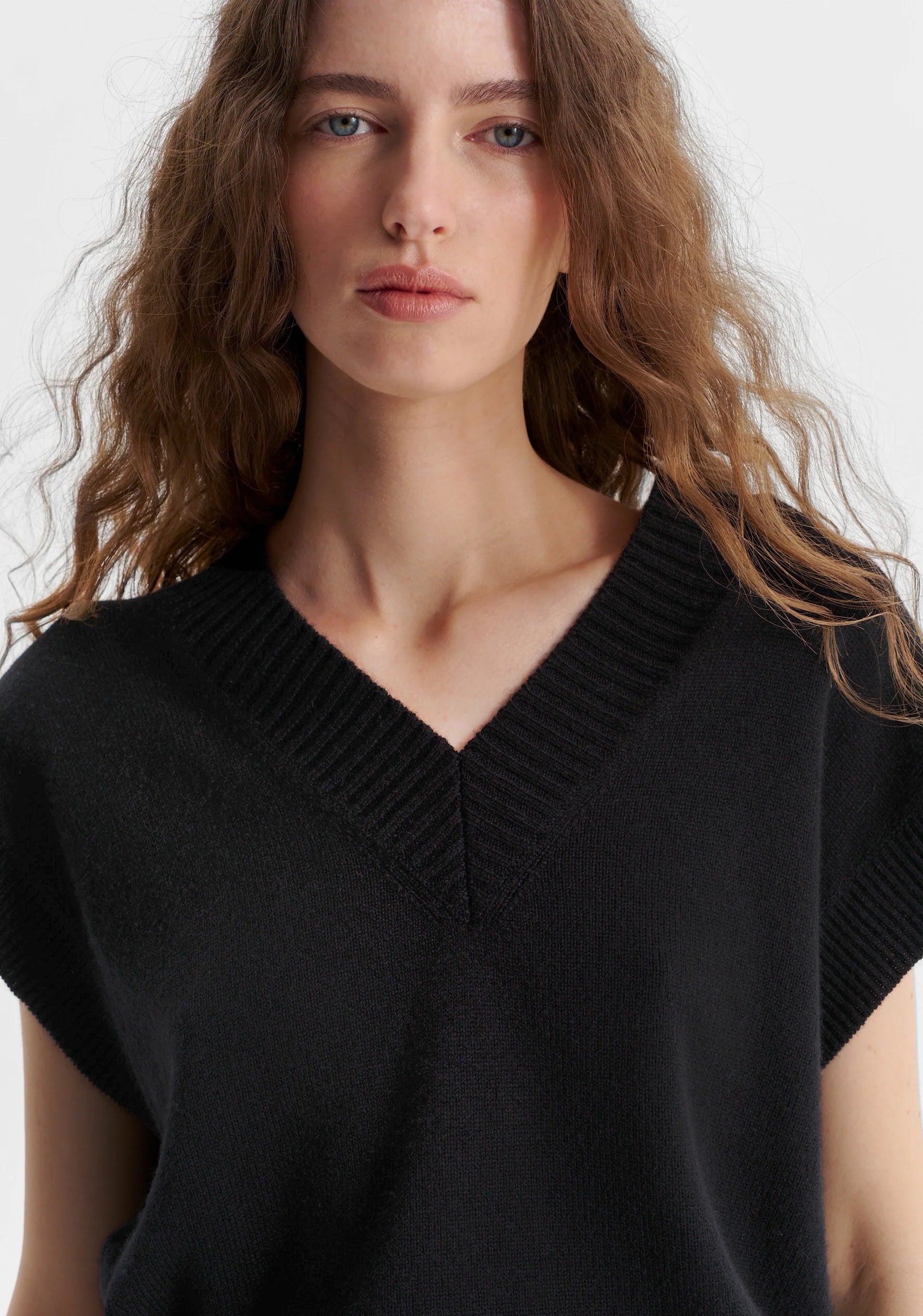 Winston Vest - Black - Presence Hamilton