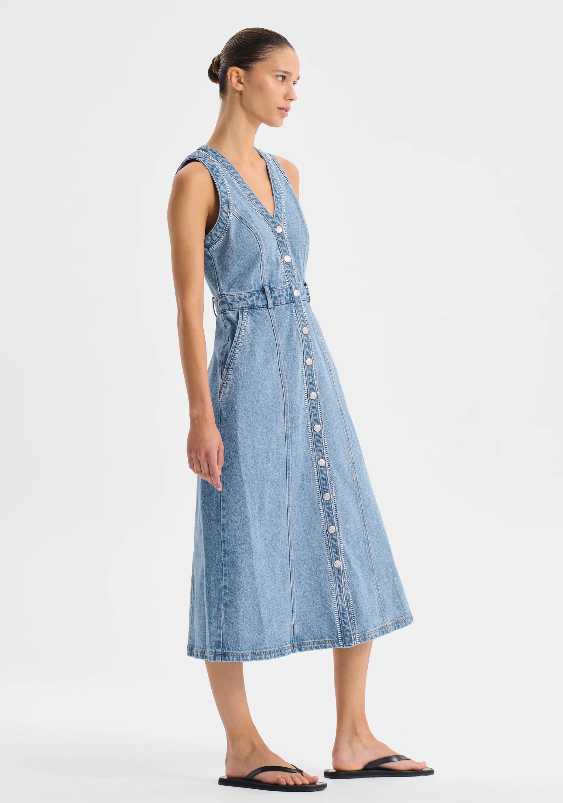 Morrison-SS25-Hendrix-Denim-Dress-Light-Blue_3.webp