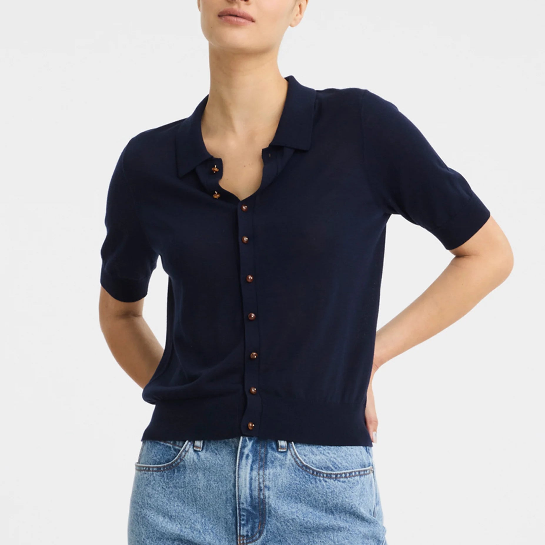 Morrison-SS26-Micah-Knit-Cardigan-Navy_1.webp