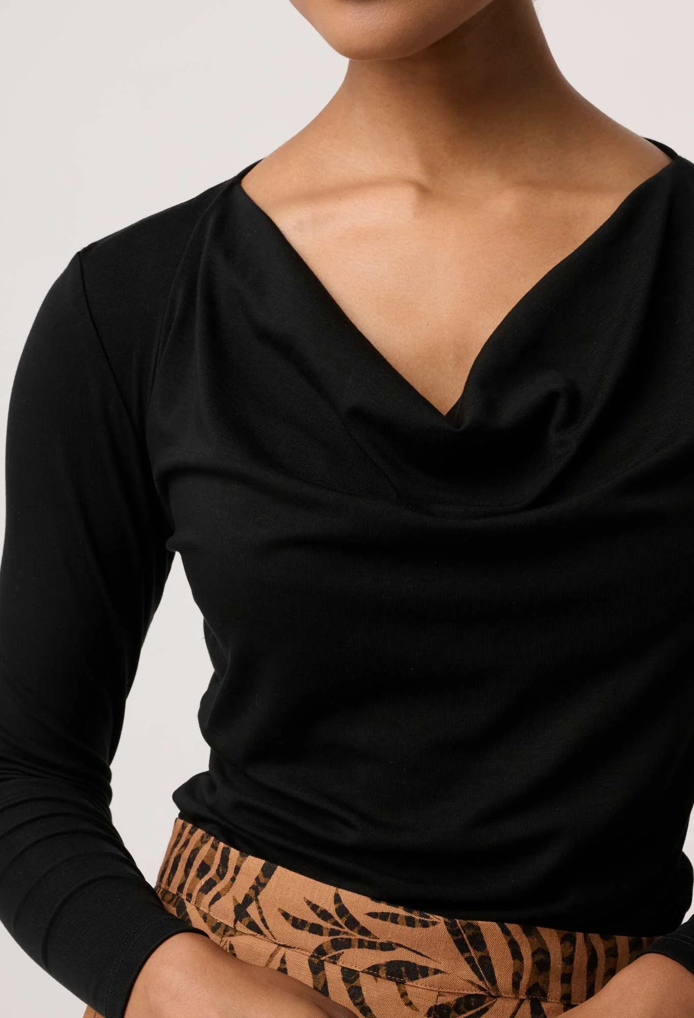Milda Stretch Cowl Top - Black