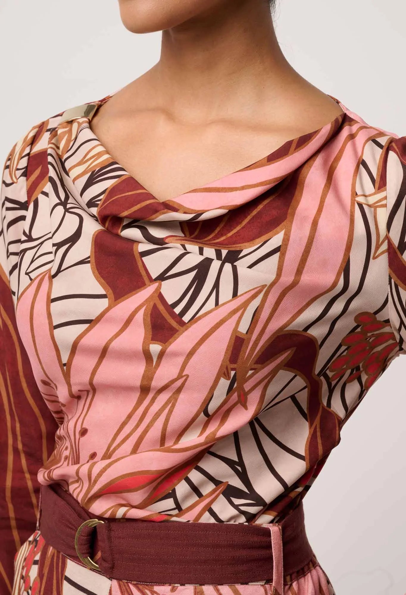 Serene Gold Detail Stretch Top - Cathedral Botanic - Presence Hamilton