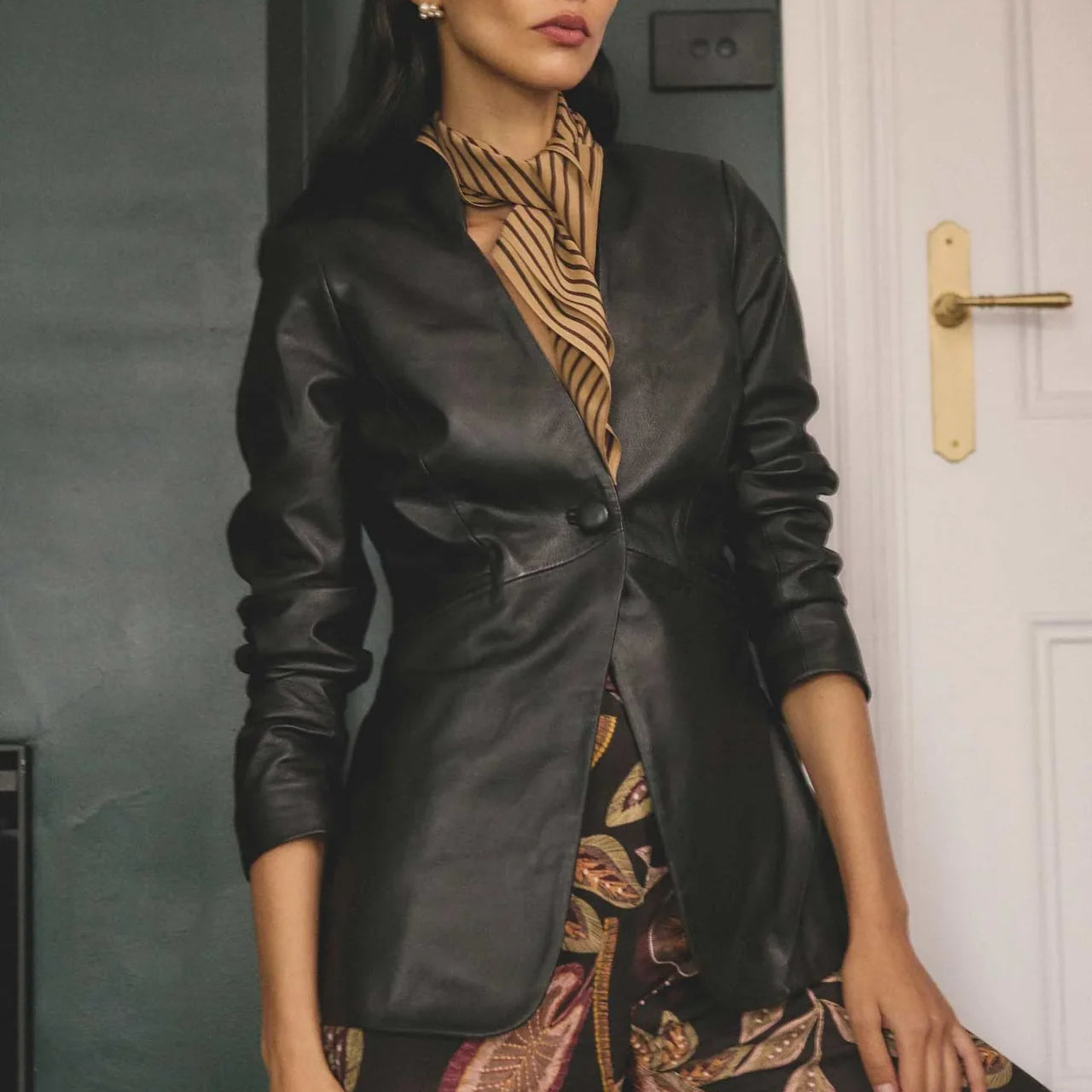 OW52106BLK_3.webp