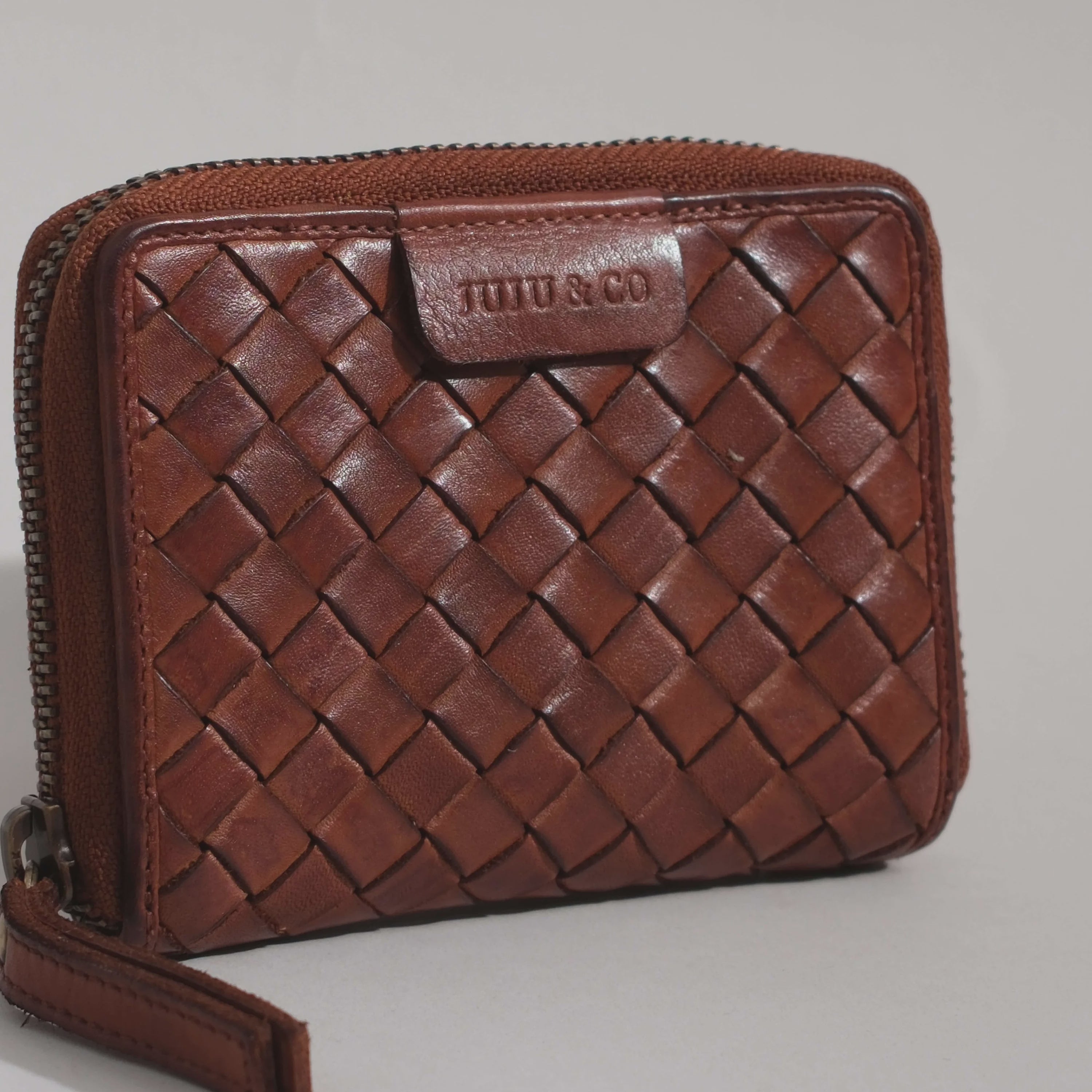 Sm-wallet-amb-detail.jpg