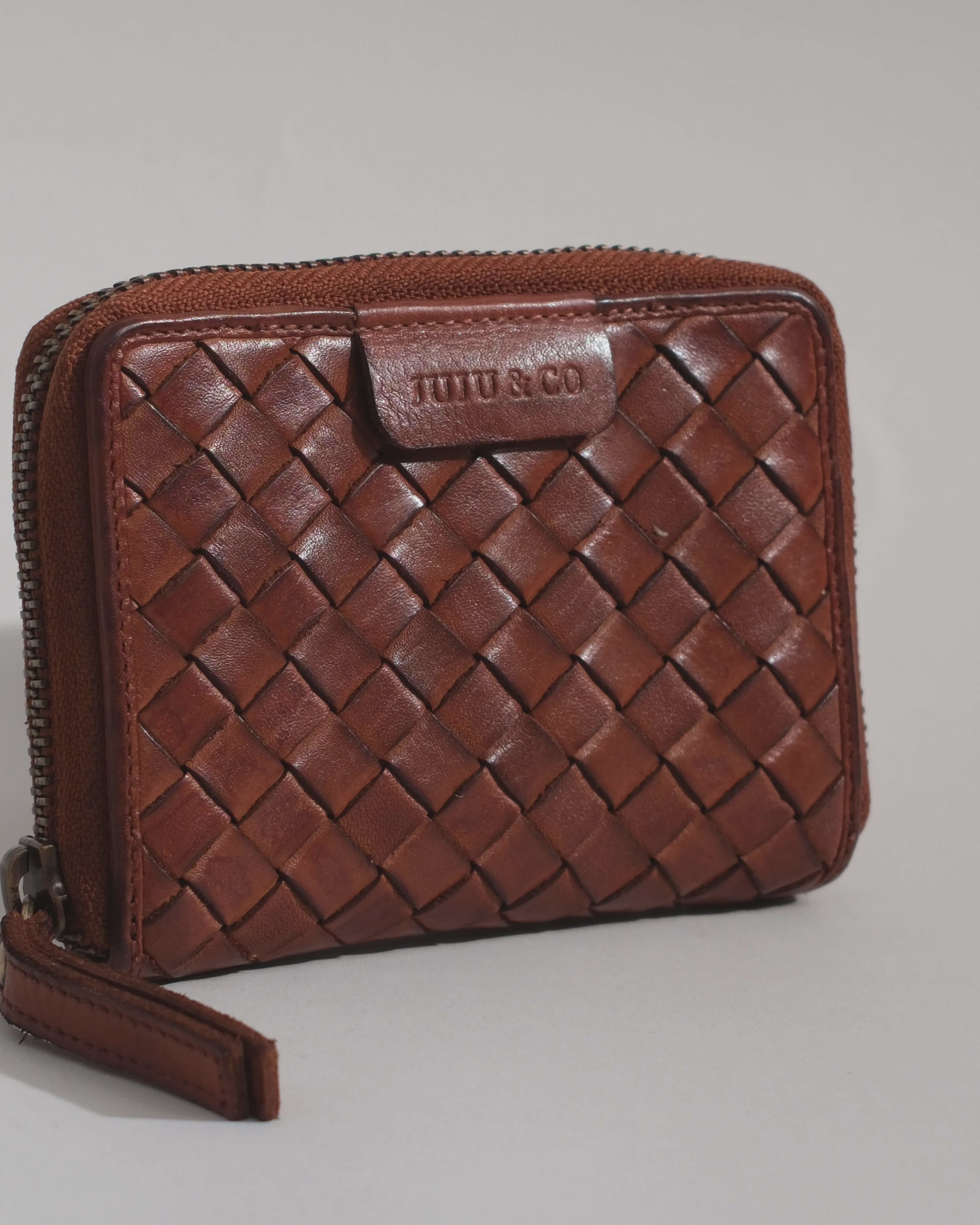Sm-wallet-amb-detail.jpg