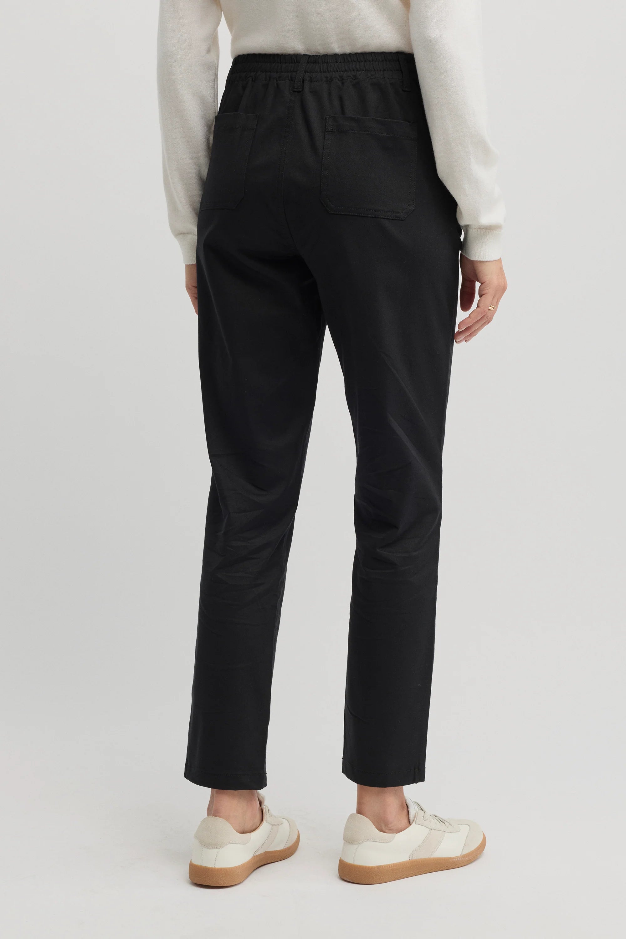 Nova Jogger - Black - Presence Hamilton