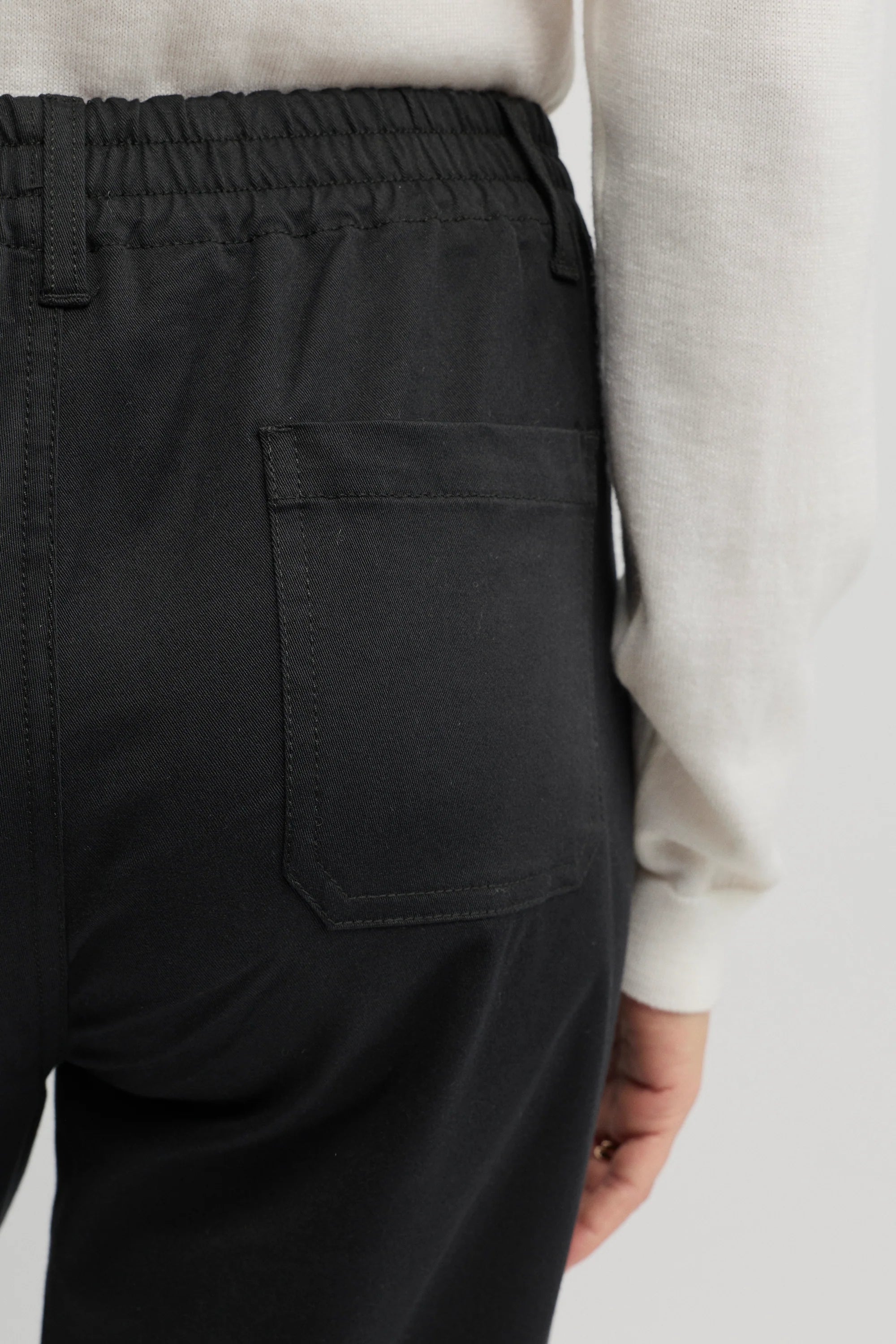 Nova Jogger - Black - Presence Hamilton