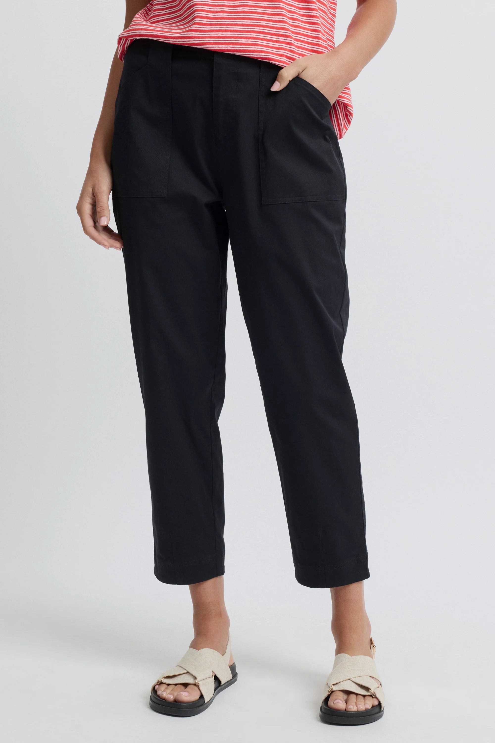 Capri Pant- Navy