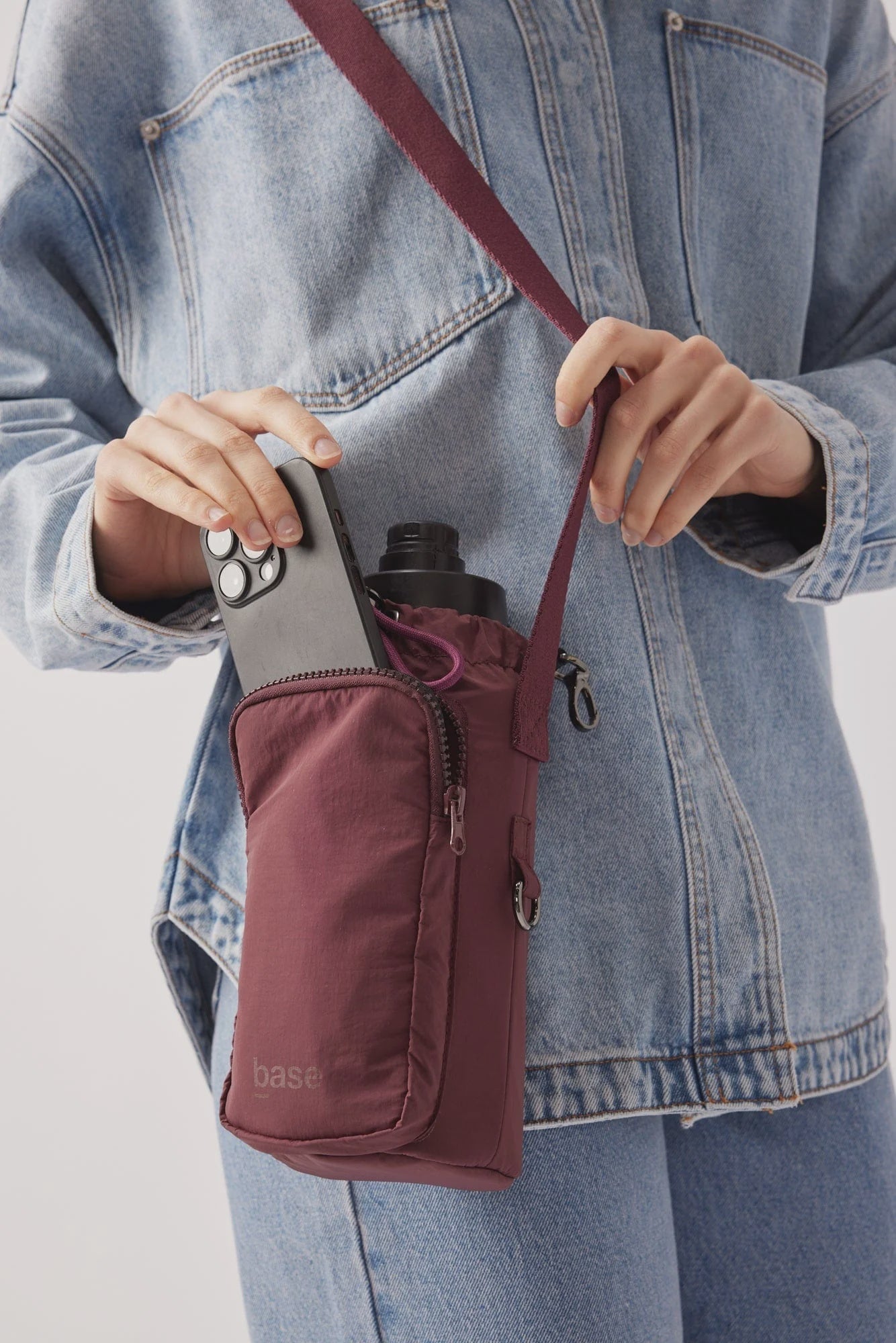bottle_sling_base_web_0921_5319d317-ae5a-4bb0-91f2-1e9fcb13cda2.jpg