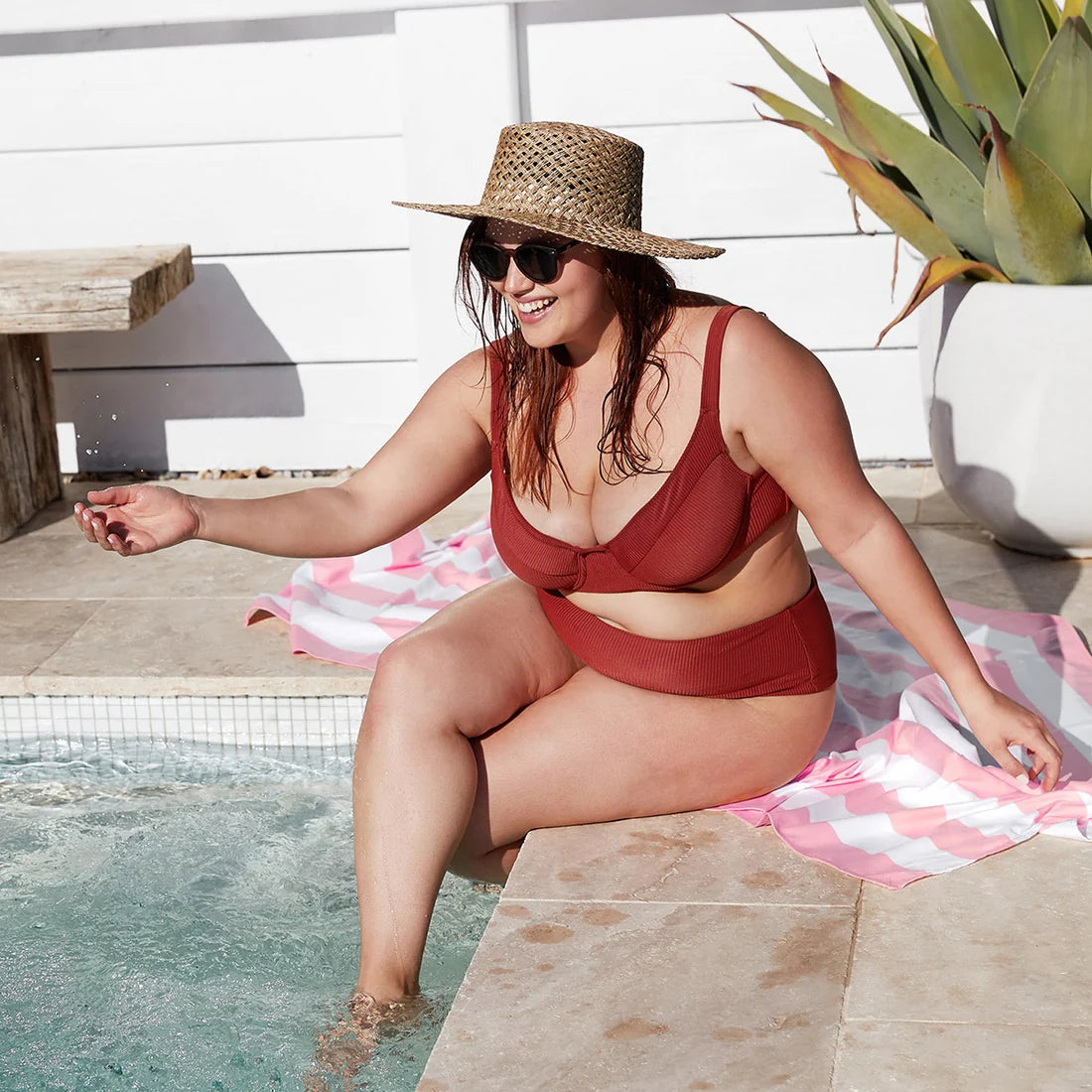 Quick Dry Beach Towel - Malibu Pink