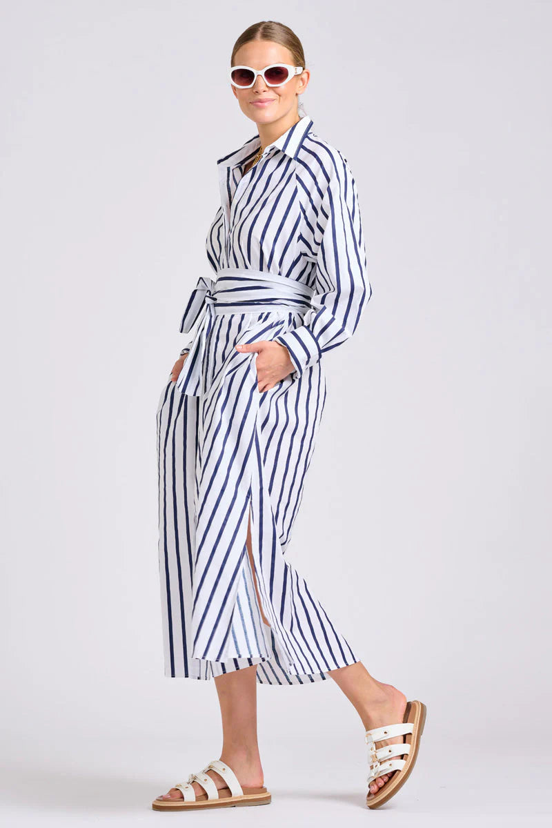 shirty-the-gigi-dress-white-with-navy-stripe_4_900x_0238b75a-7525-4e96-9f16-f718339bb3bc.webp