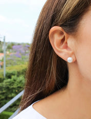 Pearl Stud
